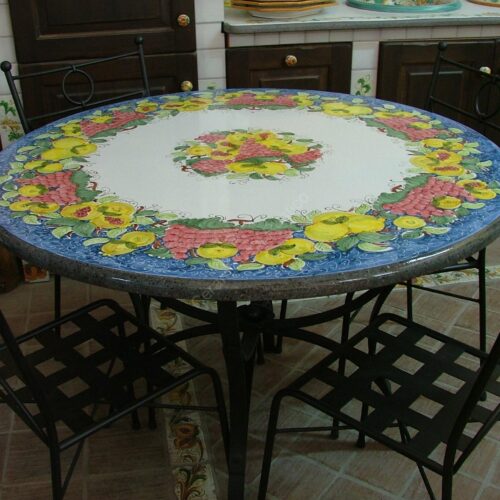 Tavolo in Pietra Lavica tondo con Frutta