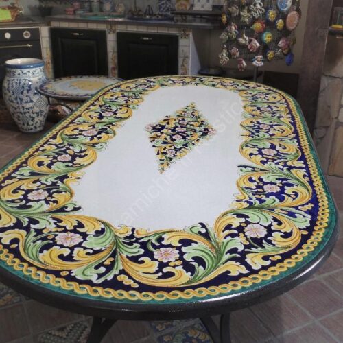 Tavolo in Pietra Lavica ovale "Ornato"