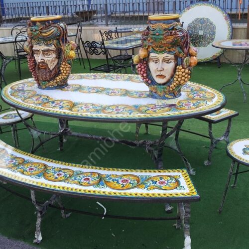 Tavolo in Pietra Lavica ovale "Ornato"