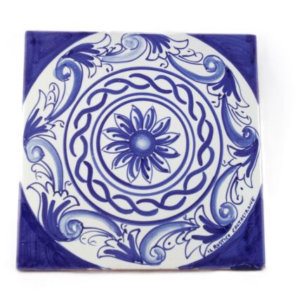 Piastrella-ceramica-caltagirone-decorato-monocromia-blu