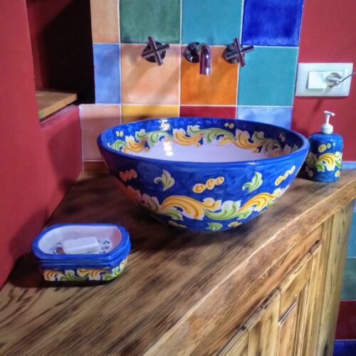 Bagno in muratura in ceramica di Caltagirone "Ornato"