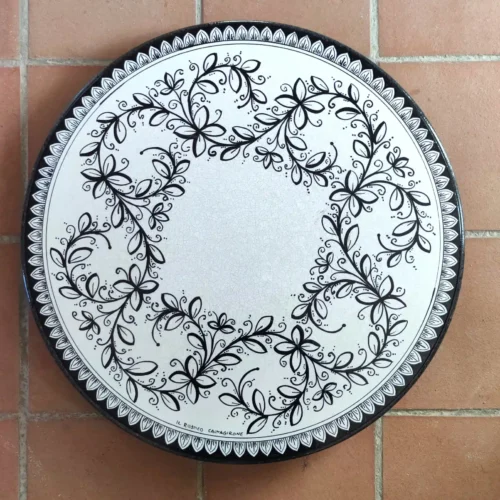 tavolo-pietra-lavica-decorato-ilrustico-caltagirone